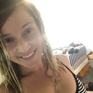 Meet your Posher, Emmelia